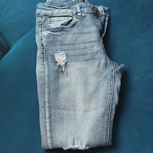 Gently worn crop jeans - Picture 2 of 3